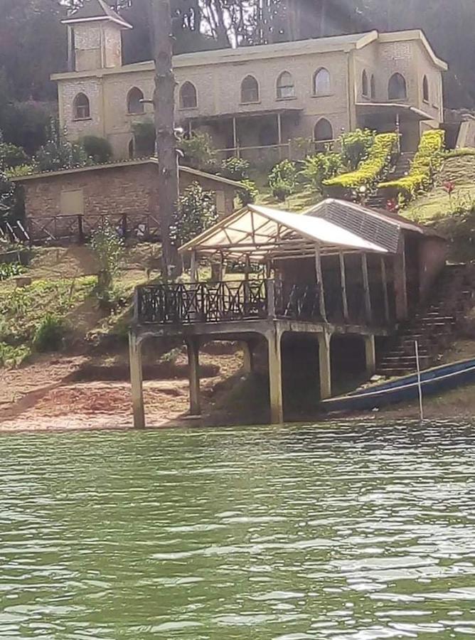 Le Chateau Du Lac De Mantasoa Exterior foto